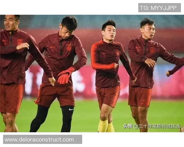 库明加与球迷合影透露心声:渴望留队但命运却被他人掌控 库明加与球迷合影透露心声:渴望留队但命运却被他人掌控